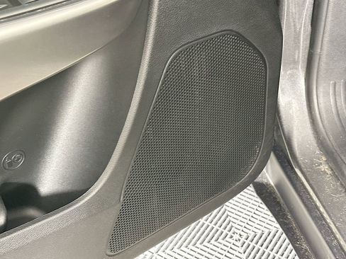 Used 2021 Jeep Cherokee Latitude Lux w/ Comfort/Convenience Group image 24