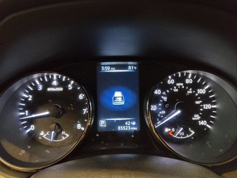 Used 2017 Nissan Rogue SV AWD/4WD image 23