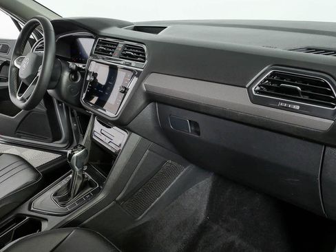 Certified 2023 Volkswagen Tiguan SE FWD image 20