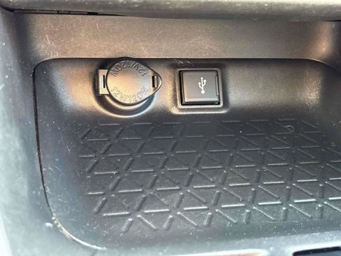Used 2022 Toyota RAV4 XLE w/ Convenience Package AWD/4WD image 24
