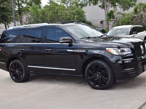 Certified 2024 Lincoln Navigator Reserve AWD/4WD image 5
