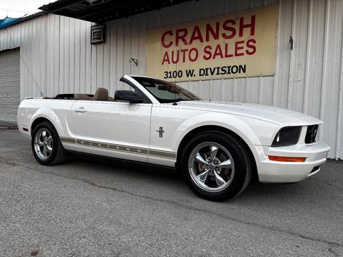 Used 2007 Ford Mustang Convertible image 25