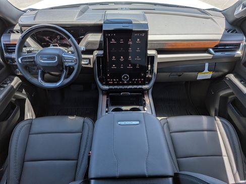 New 2026 GMC Yukon XL Denali w/ Denali Reserve Package AWD/4WD image 14