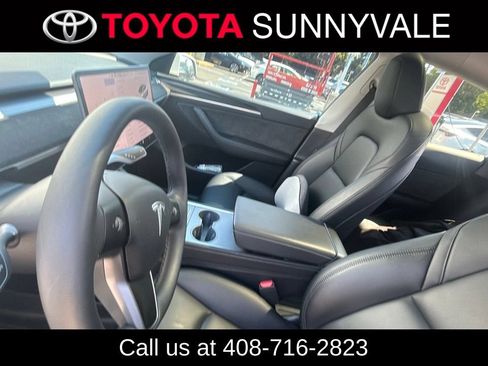 Used 2025 Tesla Model Y Long Range AWD/4WD image 4