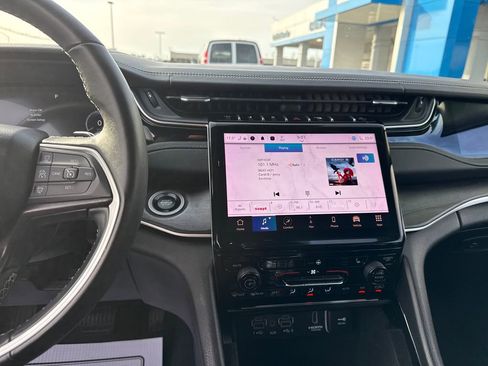 Used 2022 Jeep Grand Cherokee L Limited image 21