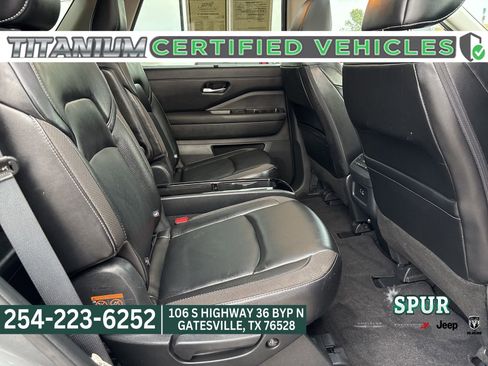 Used 2024 Nissan Pathfinder SL w/ SL Premium Package image 16