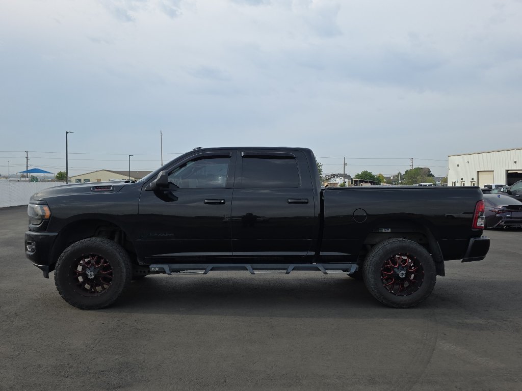 Used 2019 RAM 2500 Big Horn w/ Black Appearance Package AWD/4WD image 4