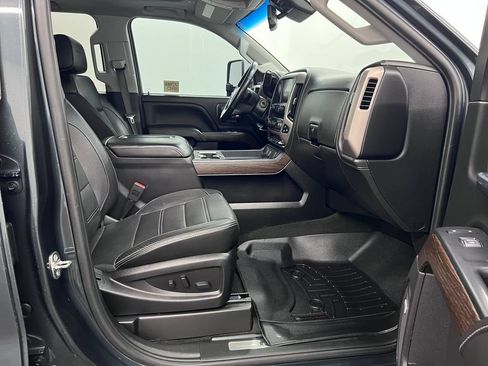 Used 2018 GMC Sierra 2500 Denali w/ Duramax Plus Package AWD/4WD image 23