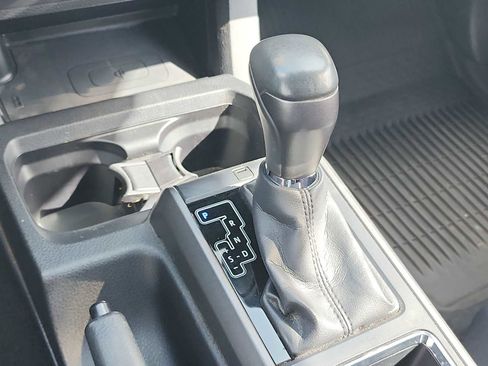 Used 2017 Toyota Tacoma TRD Off-Road image 21