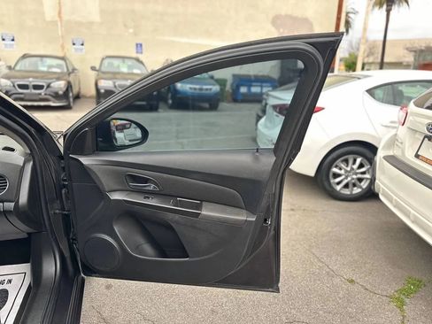 Used 2016 Chevrolet Cruze LT w/ Technology Package image 35