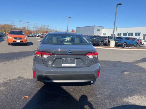 Used 2025 Toyota Corolla LE image 4