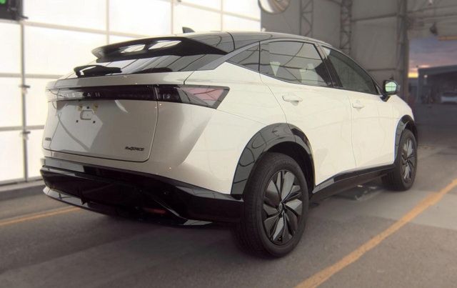 Used 2025 Nissan Ariya AWD image 4