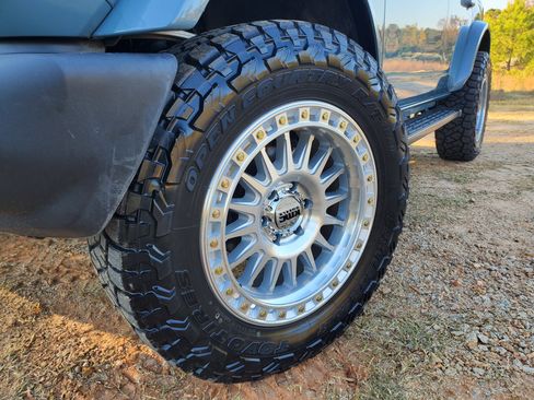 Used 2021 Ford Bronco Outer Banks image 2