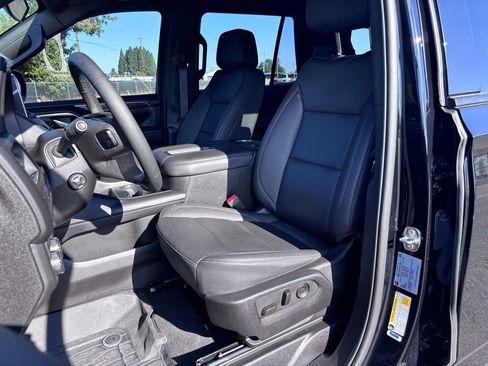 Used 2023 Chevrolet Tahoe Z71 w/ Z71 Off-Road Package image 30