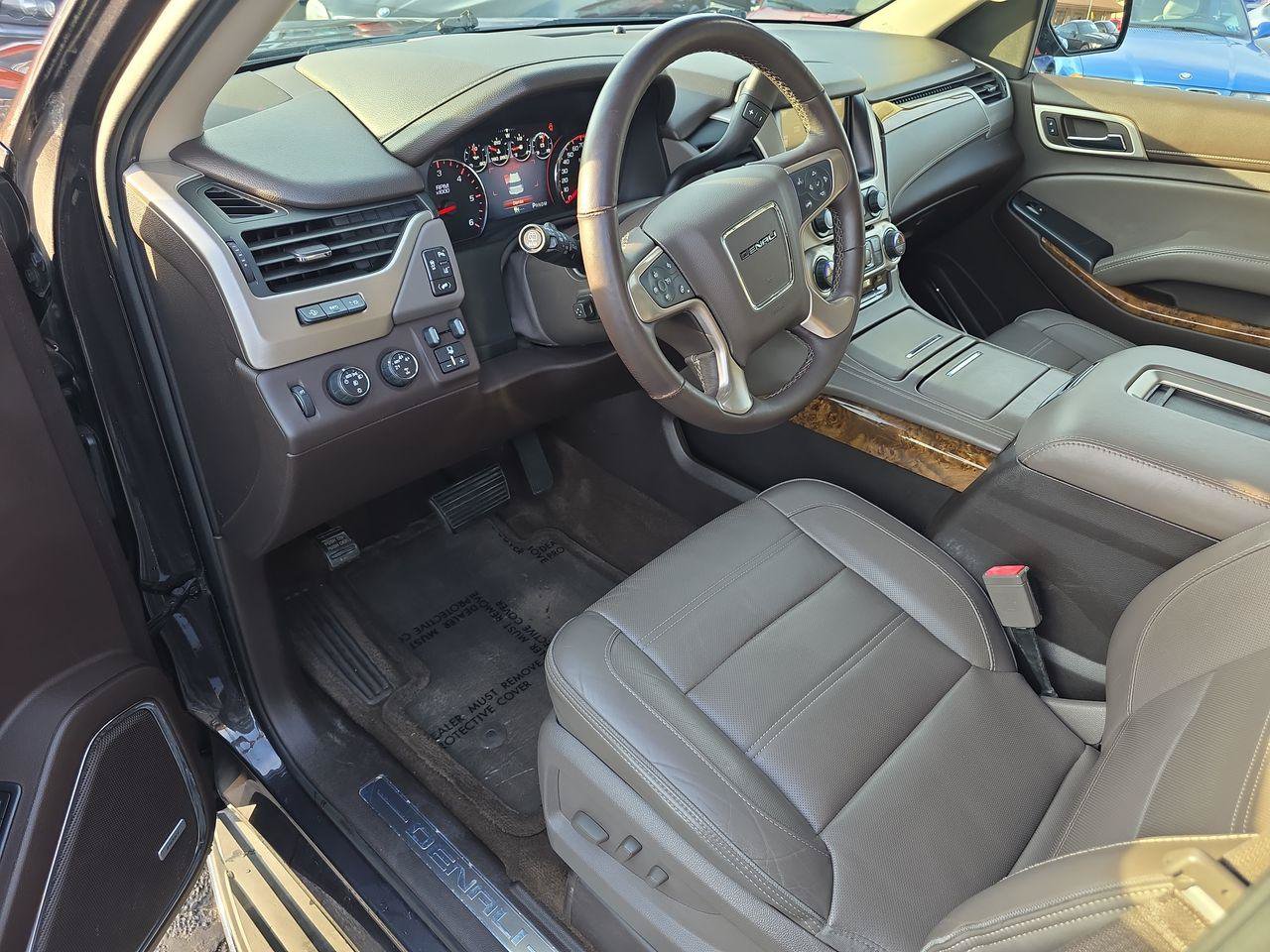 Used 2015 GMC Yukon Denali w/ Touring Package AWD/4WD image 4