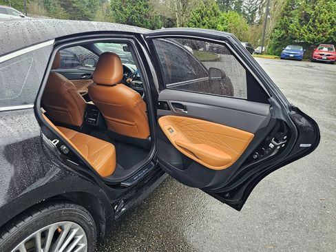 Used 2019 Toyota Avalon Limited w/ Preferred Accessory Package image 26