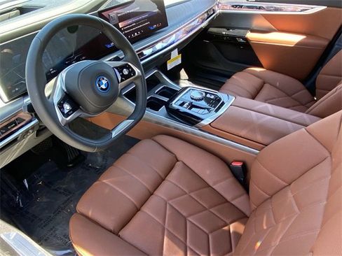 New 2025 BMW i7 xDrive60 image 18