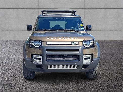 Used 2023 Land Rover Defender 110 S AWD/4WD image 2