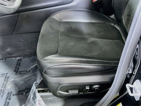 Used 2023 Jeep Grand Cherokee Altitude AWD/4WD image 18