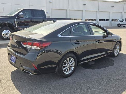 Used 2019 Hyundai Sonata SE w/ Winter Weather Package FWD image 5