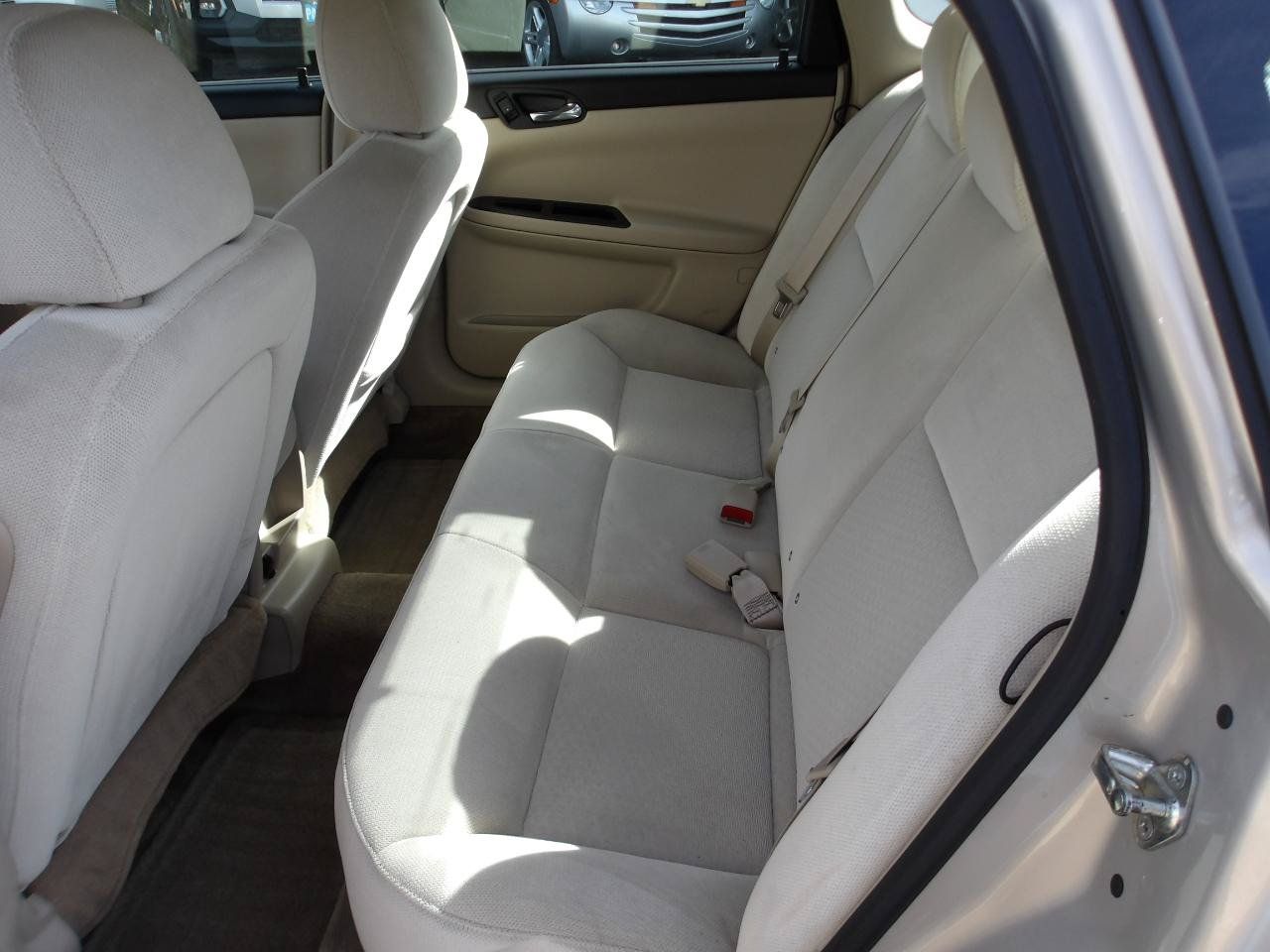 Used 2010 Chevrolet Impala LS FWD image 10