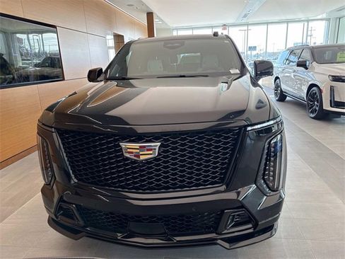 Used 2025 Cadillac Escalade V image 8