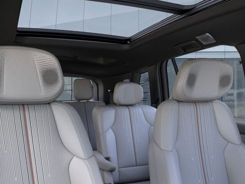 New 2026 Cadillac Vistiq Sport w/ LPO, Floor Liner Package image 24