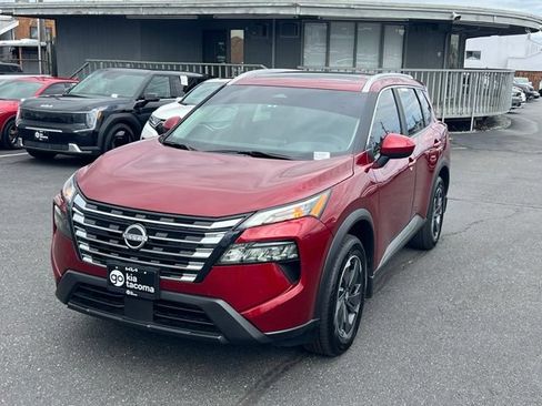 Used 2024 Nissan Rogue SV w/ SV Premium Package AWD/4WD image 3