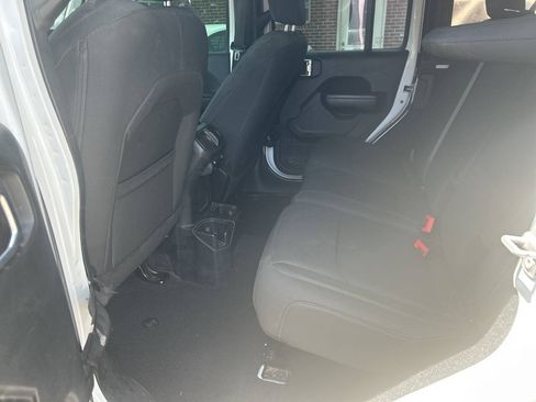 Used 2018 Jeep Wrangler Unlimited Sport S AWD/4WD image 6