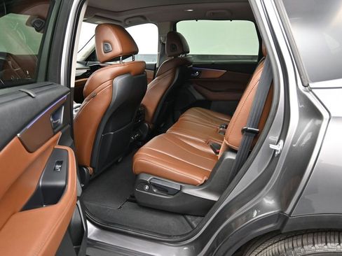 Used 2023 Acura MDX SH-AWD w/ Technology Package image 11
