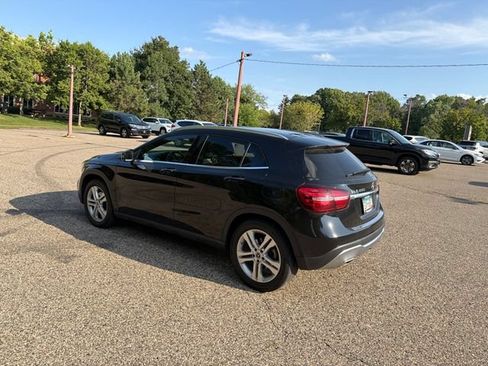 Used 2020 Mercedes-Benz GLA 250 4MATIC image 25