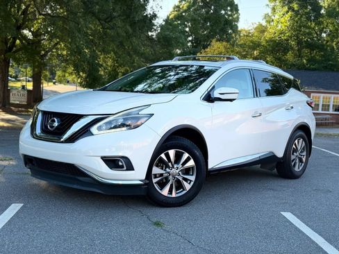 Used 2018 Nissan Murano SL w/ Moonroof Package AWD/4WD image 2