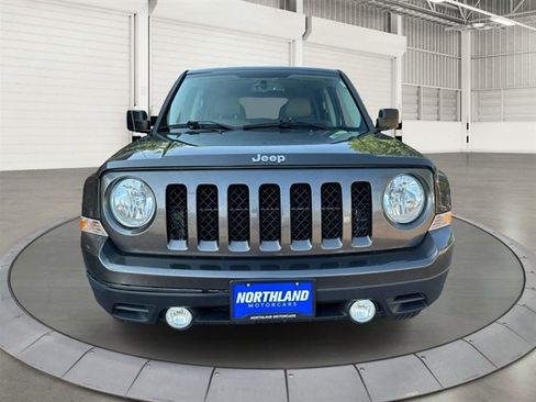 Used 2017 Jeep Patriot High Altitude FWD image 8
