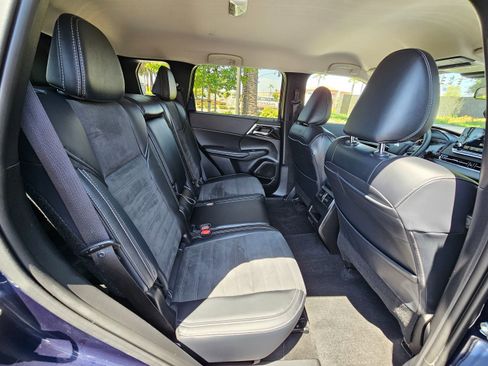 Used 2024 Mitsubishi Outlander SE Black Edition image 29