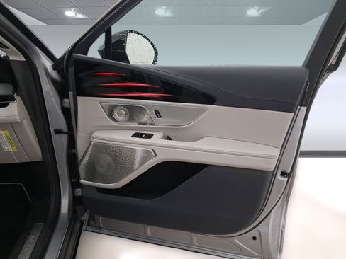 Used 2026 Lincoln Nautilus Reserve image 33