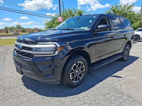 Certified 2024 Ford Expedition XLT AWD/4WD image 3