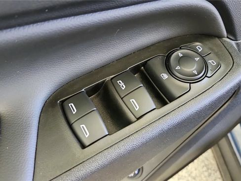 Used 2024 Chevrolet Equinox LT FWD image 23
