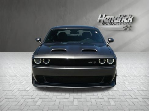 Used 2019 Dodge Challenger SRT Hellcat w/ Plus Package RWD image 3