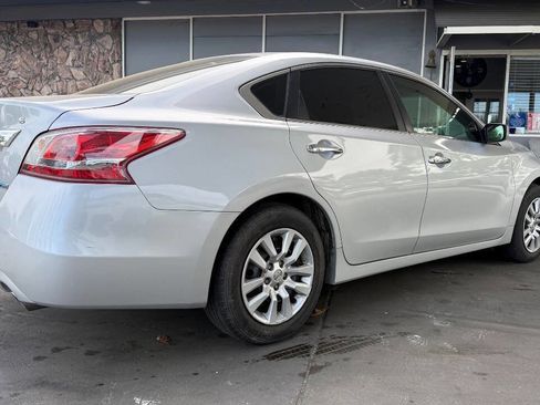 Used 2013 Nissan Altima 2.5 S image 9
