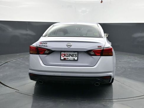 Used 2025 Nissan Altima 2.5 SR FWD image 7