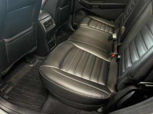 Used 2022 Ford Edge SEL w/ Convenience Package AWD/4WD image 16