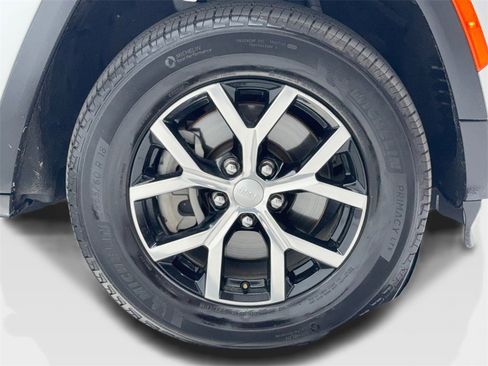 Used 2024 Jeep Grand Cherokee L Limited w/ Luxury Tech Group II image 65