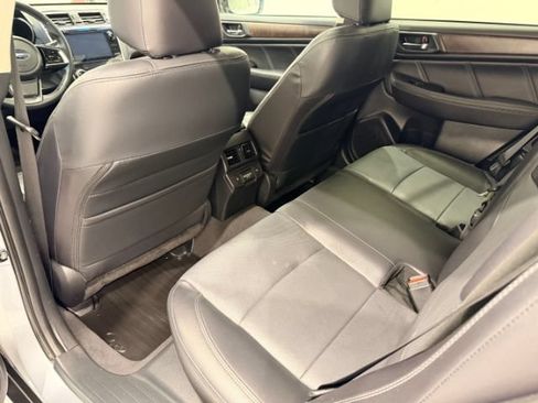 Used 2018 Subaru Outback 2.5i Limited AWD/4WD image 18