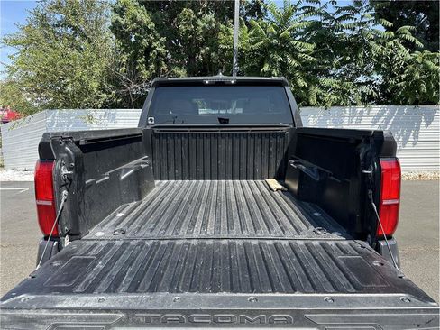 Used 2024 Toyota Tacoma SR5 AWD/4WD image 28
