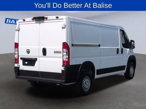 Used 2025 RAM ProMaster 2500 w/ Convenience Group FWD image 4