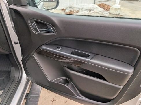 Used 2015 GMC Canyon SLT image 32