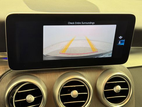 Used 2020 Mercedes-Benz GLC 300 4MATIC image 22
