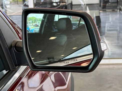 Used 2023 GMC Acadia SLT AWD/4WD image 33