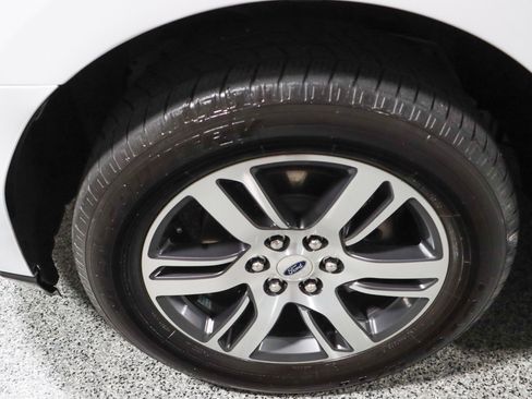 Used 2023 Ford Expedition Limited image 11