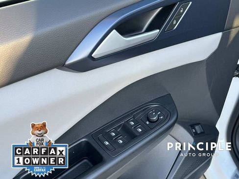 Certified 2023 Volkswagen Taos SE w/ Panoramic Sunroof Package image 13